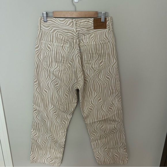 Levi's Women's Cream and White Zebra Print Ribcage Straight Ankle Jeans 31 - Picture 5 of 8